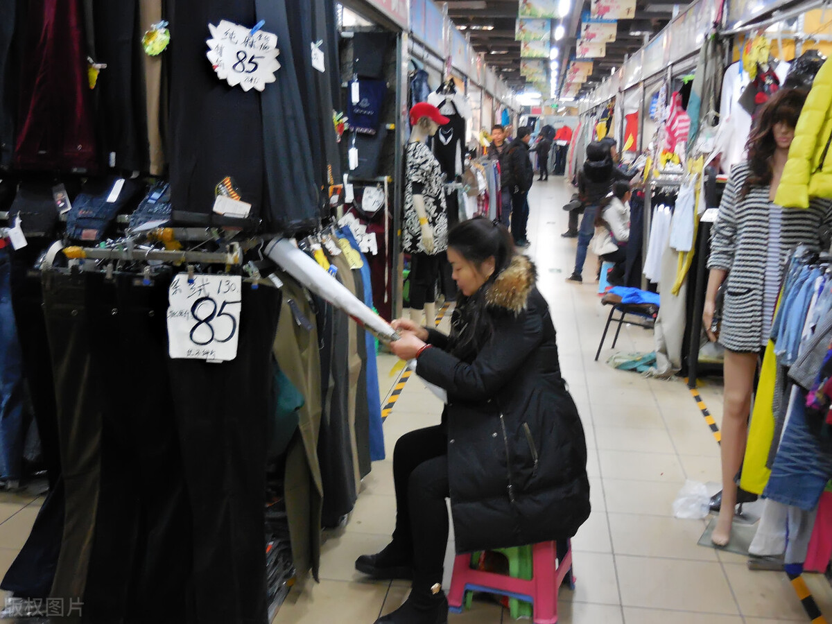 你知道廣東最大的服裝批發(fā)市場(chǎng)在哪里嗎？