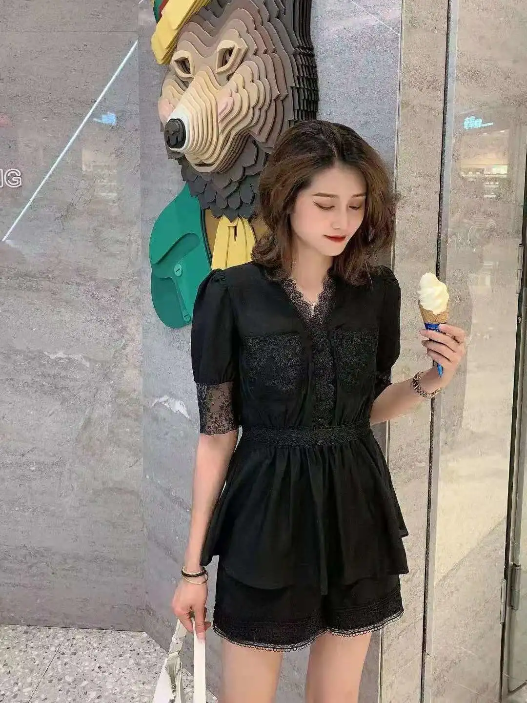 深圳南油高端女裝批發(fā)市場(chǎng)在哪里（深圳南油高端女裝批發(fā)市場(chǎng)零售嗎）