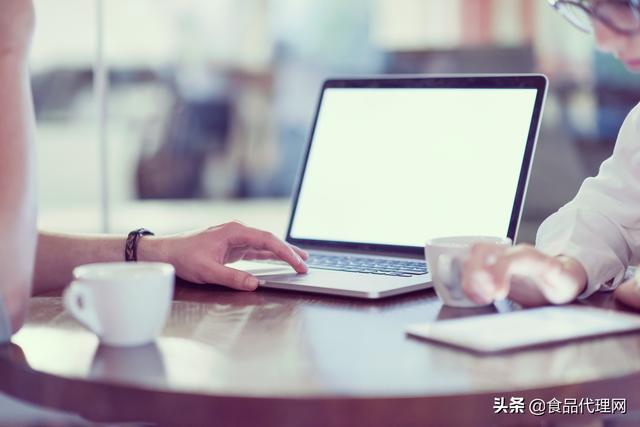 識貨上最低價(jià)的鞋都是正品嗎（識貨上的鞋那么便宜是真的嗎）