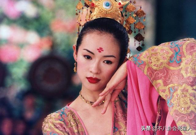 有種紅毯尷尬叫“得罪造型師”，章子怡成“鹵蛋”，有人暴露缺陷