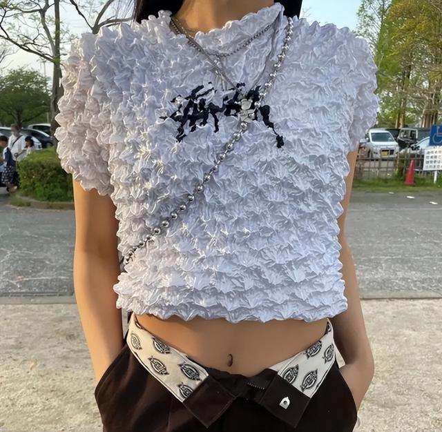 戈洛瑞絲羽絨服（緹娜絲女鞋專(zhuān)賣(mài)店哪里有）