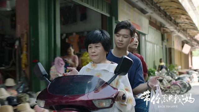 沒(méi)想到，法國(guó)周星馳會(huì)用一部“黃暴污”電影，成為喜劇片的王炸