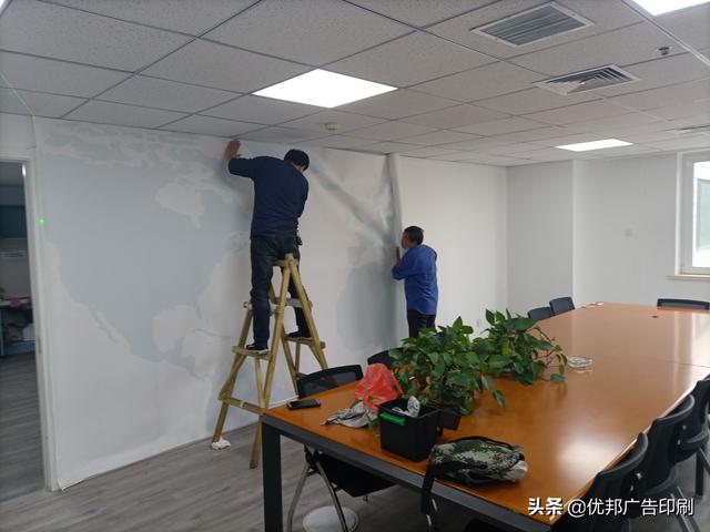 油畫布的制作方法，油畫布的制作之刷底膠？