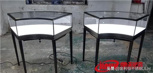佛山珠寶柜臺(tái)定制廠家，廣州珠寶展柜廠家？