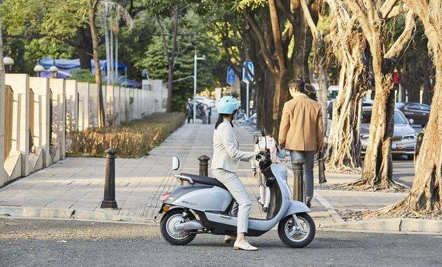 雅迪全國客服電話24小時（雅迪24小時服務熱線電話號碼）
