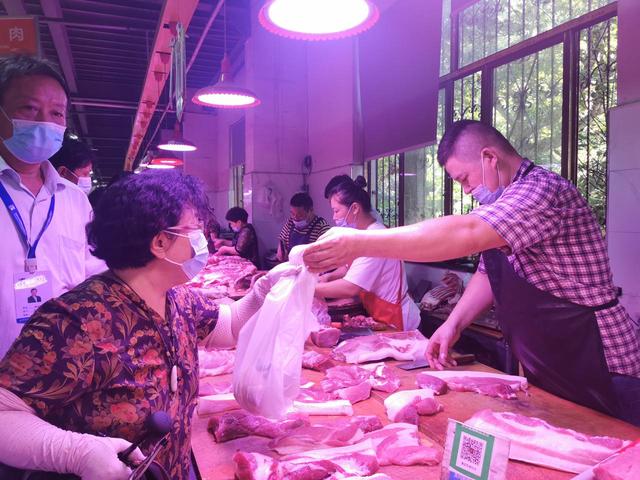 地攤貨源在哪里進(jìn)貨最便宜衣服（服裝地攤貨源在哪里進(jìn)貨最便宜）