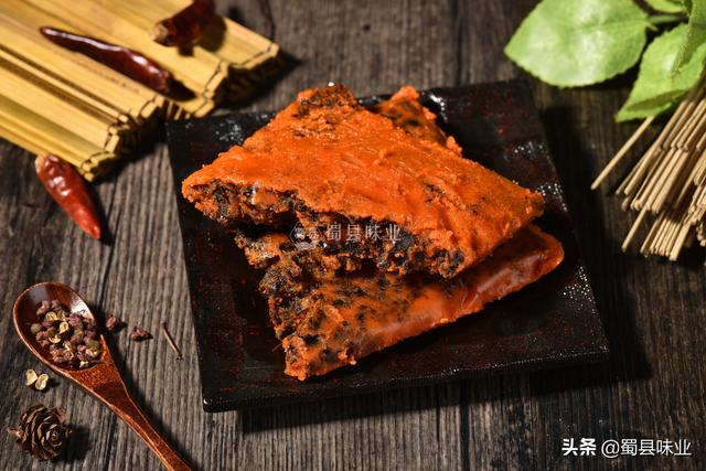 服裝拿貨源怎么找廠(chǎng)家（服裝廠(chǎng)怎么找貨源）