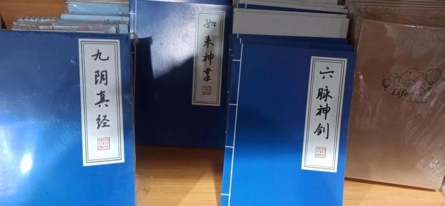 義烏2元店貨源批發(fā)在哪里進貨便宜？義烏2元店貨源批發(fā)在哪里進貨好？