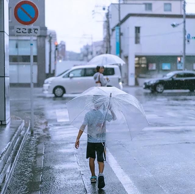 太陽傘雨傘兩用的有嗎，太陽傘多少錢一包？