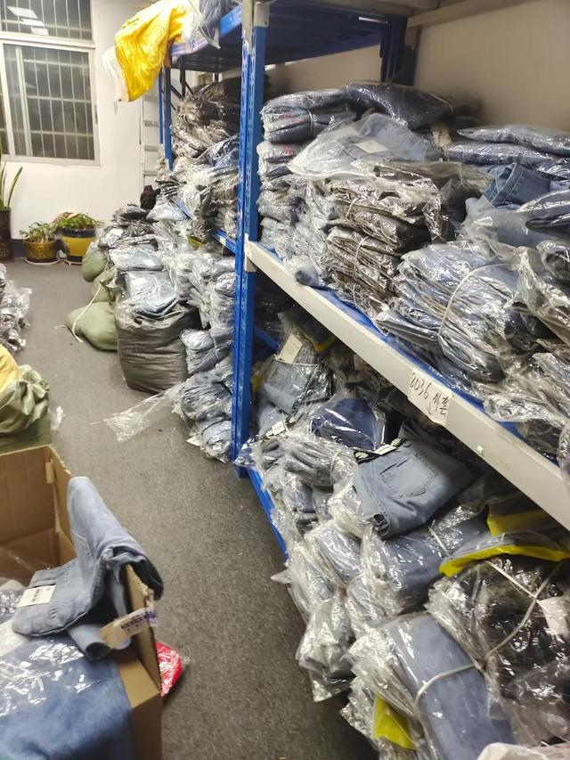 5元批發(fā)服裝貨源，5元服裝店貨源批發(fā)市場？