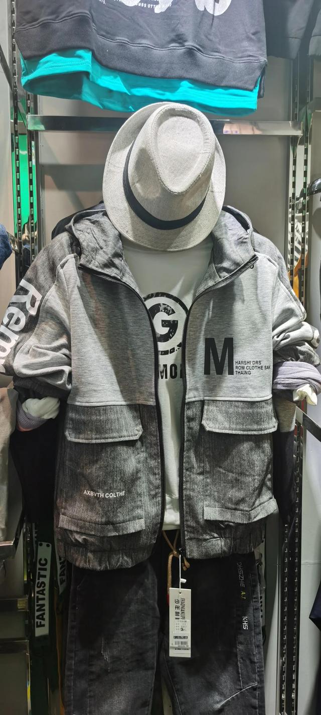 服裝批發(fā)5元到15元，服裝批發(fā)5元到15元地?cái)傄路l(fā)