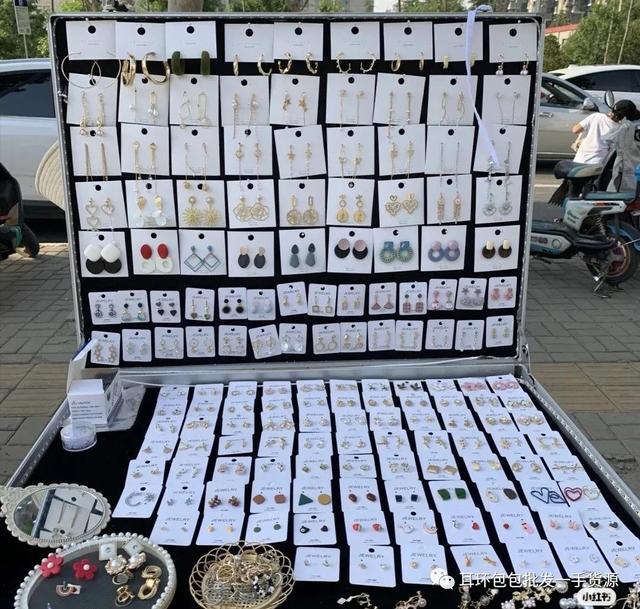 抖音直播賣小飾品，抖音藝術(shù)品直播帶貨