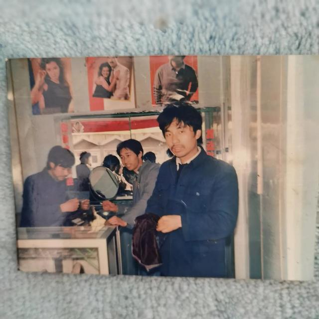 杭州服裝批發(fā)一手貨源市場(chǎng)在哪里在哪個(gè)高鐵下車(chē)近，杭州服裝批發(fā)一手貨源大市場(chǎng)在哪里_