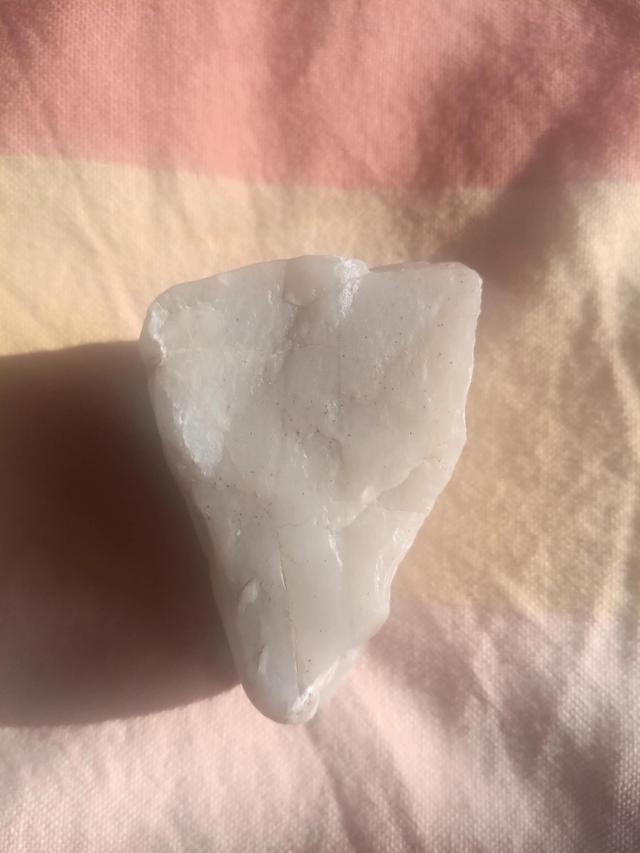 東陵玉手鐲批發(fā)圖片價格，東陵玉手鐲圖片和價格？