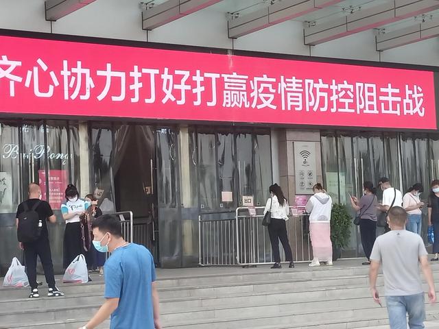 武漢批發(fā)衣服哪里最便宜質量又好，武漢批發(fā)衣服哪里最便宜質量又好的地方？