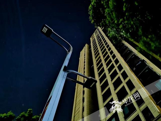 重慶路燈廠家直銷(xiāo)批發(fā)電話，重慶路燈廠家直銷(xiāo)批發(fā)電話號(hào)碼？