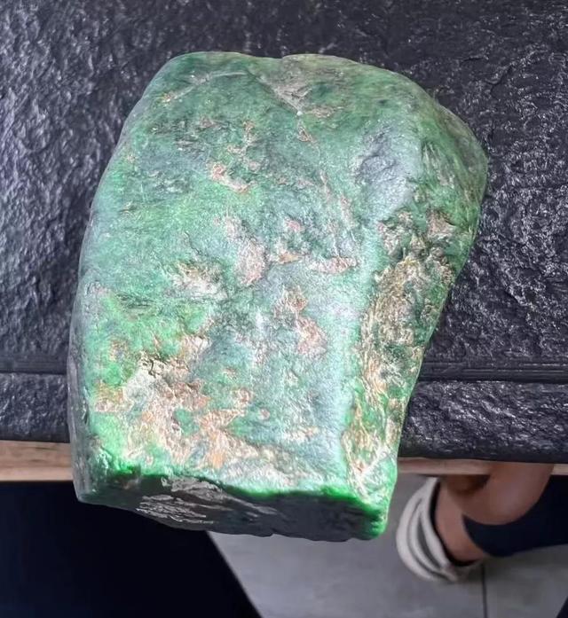 佛山平洲玉鐲，平洲翡翠手鐲批發(fā)廠家？