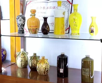 陶瓷酒壇批發(fā)廠家，陶瓷酒壇批發(fā)廠家直銷？