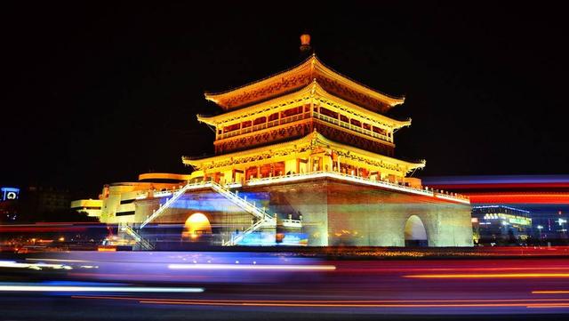 服裝尾貨批發(fā)按斤稱平臺，哪里有服裝尾貨批發(fā)按斤稱？