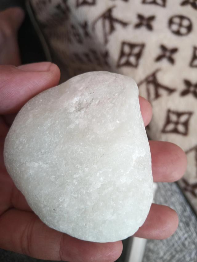廣東平洲翡翠手鐲價格，佛山市平洲翡翠批發(fā)？
