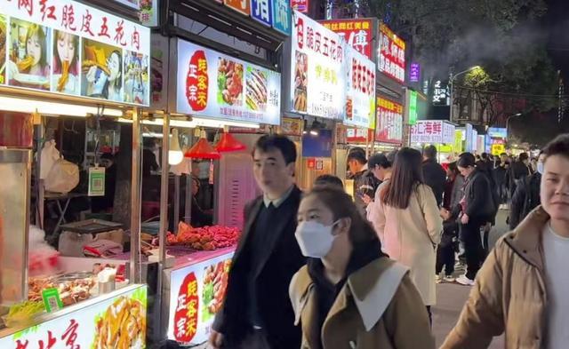 10元3樣地?cái)傌浥l(fā)兒童玩具真的好賣嗎，兒童小玩具批發(fā)1-10元_地?cái)倧V場？