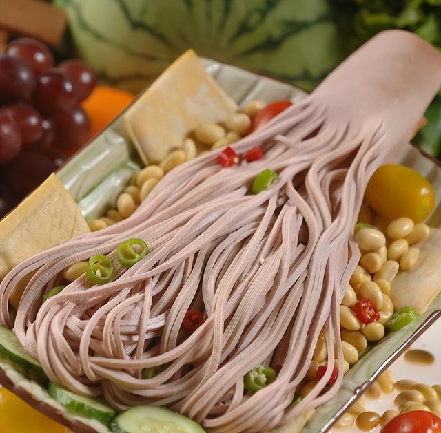 附近賣涼皮批發(fā)店在哪里，涼皮去哪進(jìn)貨？