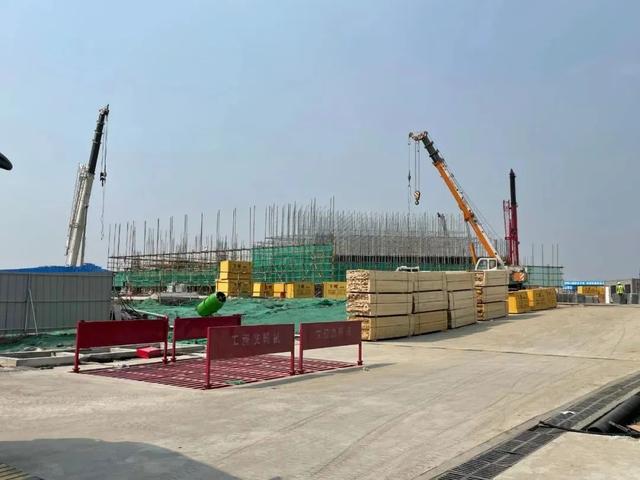 南京丹陽眼鏡批發(fā)市場在哪里，江蘇丹陽眼鏡批發(fā)市場拿貨老花鏡水晶石老花鏡？
