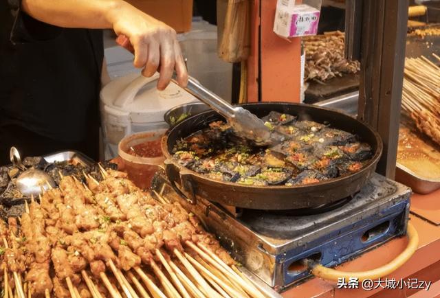 我擺地?cái)傎u大力百度百科，開局地?cái)傎u大力？