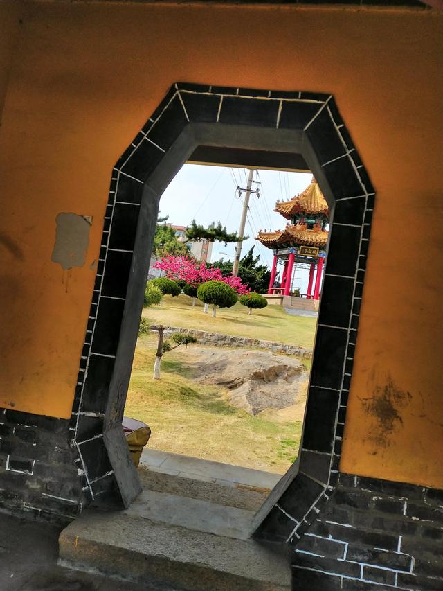風(fēng)險(xiǎn)代理律師收費(fèi)10%,15萬賠償律師收取多少費(fèi)用呢，風(fēng)險(xiǎn)代理律師收費(fèi)10%,15萬賠償律師收取多少費(fèi)用合適？