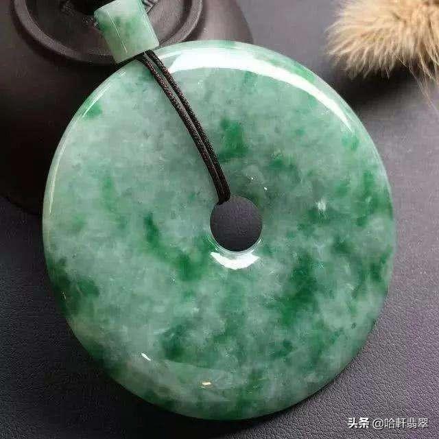 翡翠批發(fā)一手貨源在哪個(gè)城市好，翡翠批發(fā)一手貨源在哪個(gè)城市最多？