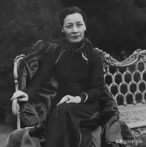 翡翠手鐲批發(fā)市場在哪里進(jìn)貨，翡翠手鐲在哪里有批發(fā)市場價(jià)格？