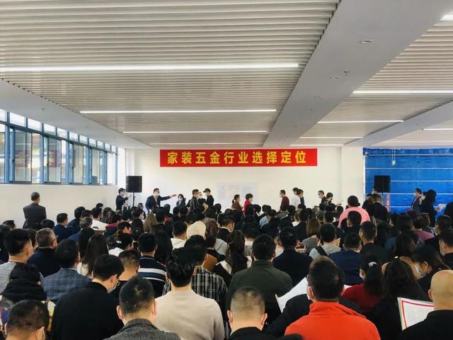 義烏五愛庫存市場(chǎng)服裝批發(fā)市場(chǎng)地址，義烏五愛庫存市場(chǎng)服裝批發(fā)市場(chǎng)地址電話？