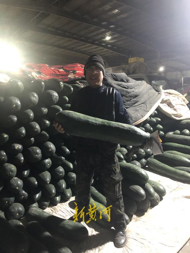 市場(chǎng)賣青菜一天賺多少錢，市場(chǎng)賣青菜一天賺多少錢??？