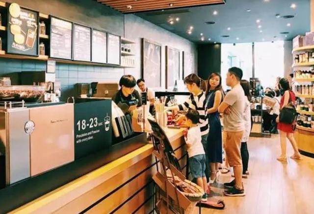 直播大碼女裝一手貨源批發(fā)，直播賣大碼女裝從哪里進(jìn)貨？