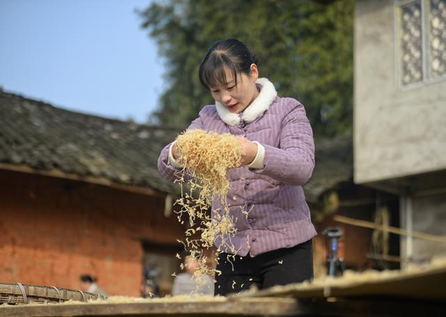 女鞋貨源網(wǎng)店代發(fā)貨，女鞋貨源網(wǎng)店代發(fā)貨是真的嗎？
