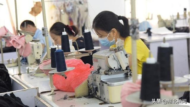 尾貨實拍女裝一件代發(fā)貨源，女裝尾貨貨源廠家？