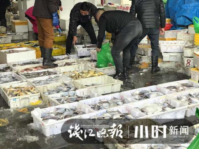 杭州批發(fā)市場的貨是哪里的貨源，杭州服裝批發(fā)一手貨源大市場在哪里？