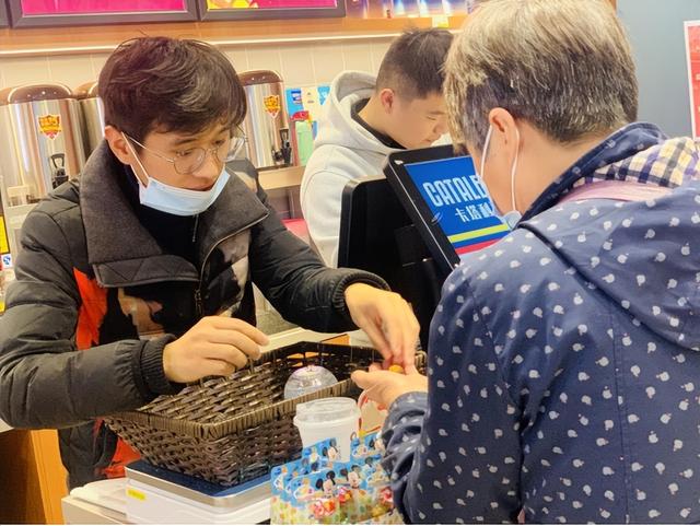 進(jìn)口食品批發(fā)網(wǎng)的貨源在哪里找到，進(jìn)口食品批發(fā)網(wǎng)的貨源在哪里查？