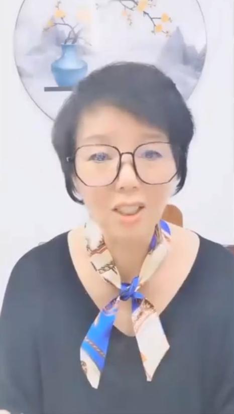 微商賣口紅貨源怎么找，微商賣口紅貨源怎么找的？