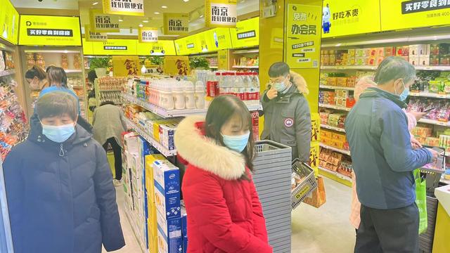貨源微商零食是真的嗎知乎，微商的貨源是正品嗎？