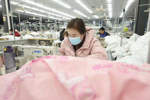 阿里巴巴服裝一手貨源在哪里，阿里巴巴服裝一手貨源在哪里找？
