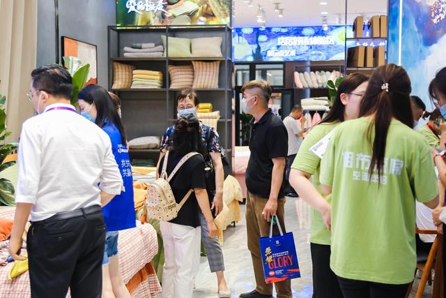 微商潮牌衣服一手貨源，微商潮牌衣服一手貨源怎么找？