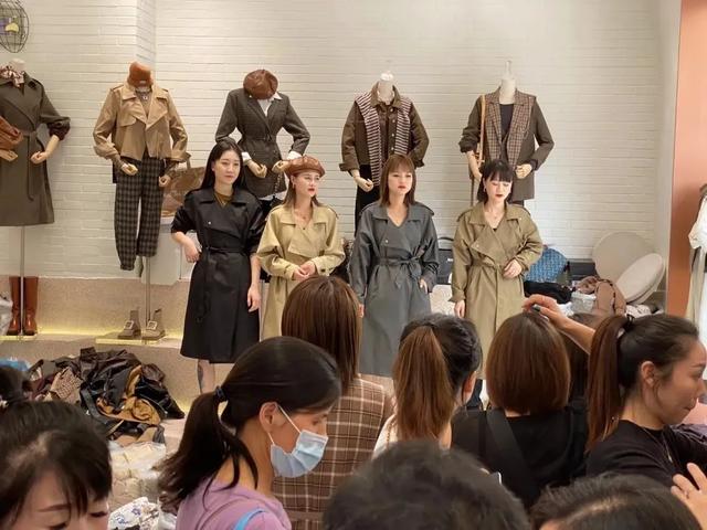 老汪服裝聯(lián)盟私董會總結(jié)分享還記得當(dāng)初你為什么選擇做服裝嗎？