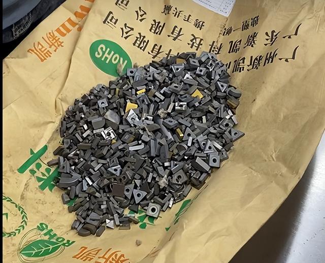 電腦縫紉機(jī)刀片，縫紉機(jī)刀具？