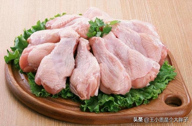 市場上的冷凍雞肉從哪里來？為何一直賣不完？安全嗎？看完就明白