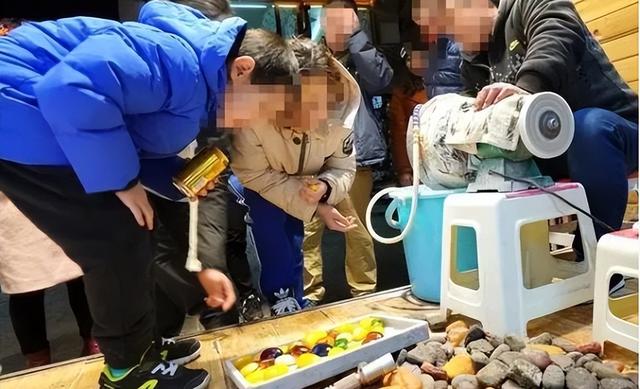 淘寶拼多多熱銷黑散珠貨源拿貨是真的嗎，拼多多貨源是真的假的？