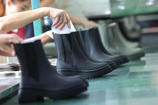 便宜棉鞋批發(fā)，帆布鞋批發(fā)10元以下？