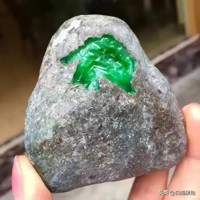 拼多多買的翡翠原石是真的嗎，拼多多瑪瑙原石是真的嗎？
