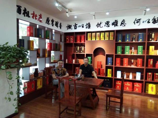 白酒市場虛虛實(shí)實(shí)，怎么還有人敢在線上買酒？大家看完就懂了