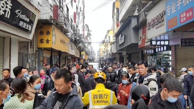 福永服裝批發(fā)市場在哪，附近有沒有服裝廠？